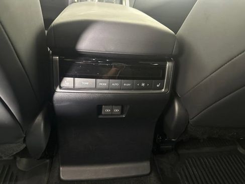 Used 2024 Lexus GX 550 w/ Accessory Package (2T) AWD/4WD image 21