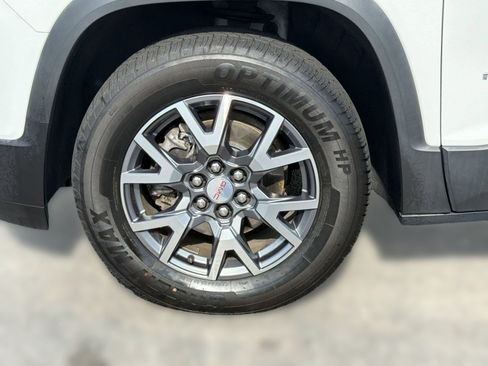 Used 2023 GMC Acadia SLT FWD image 13