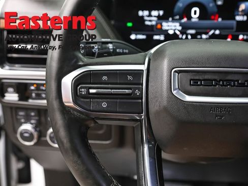 Used 2025 GMC Yukon XL Denali AWD/4WD image 15