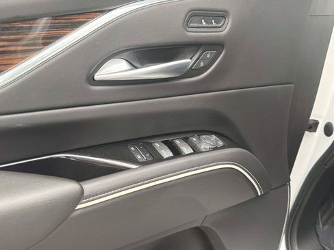 Used 2023 Cadillac Escalade Luxury RWD image 16