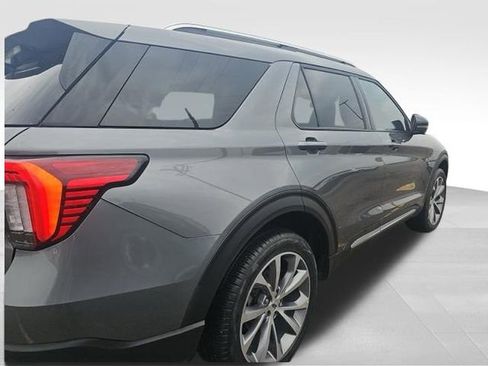 Used 2025 Ford Explorer Platinum w/ Ultimate Package image 3