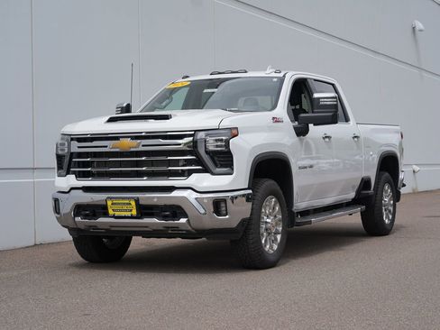 Used 2024 Chevrolet Silverado 3500 LTZ w/ LTZ Plus Package AWD/4WD image 7