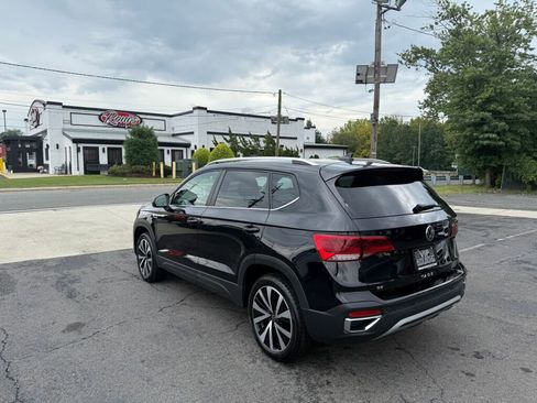 Used 2024 Volkswagen Taos SE image 5