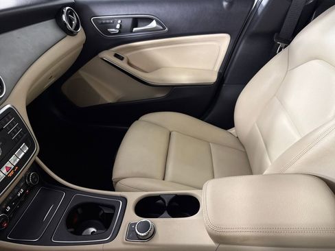 Used 2018 Mercedes-Benz GLA 250 image 19