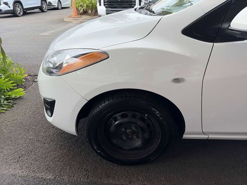 Used 2013 MAZDA MAZDA2 Sport image 18