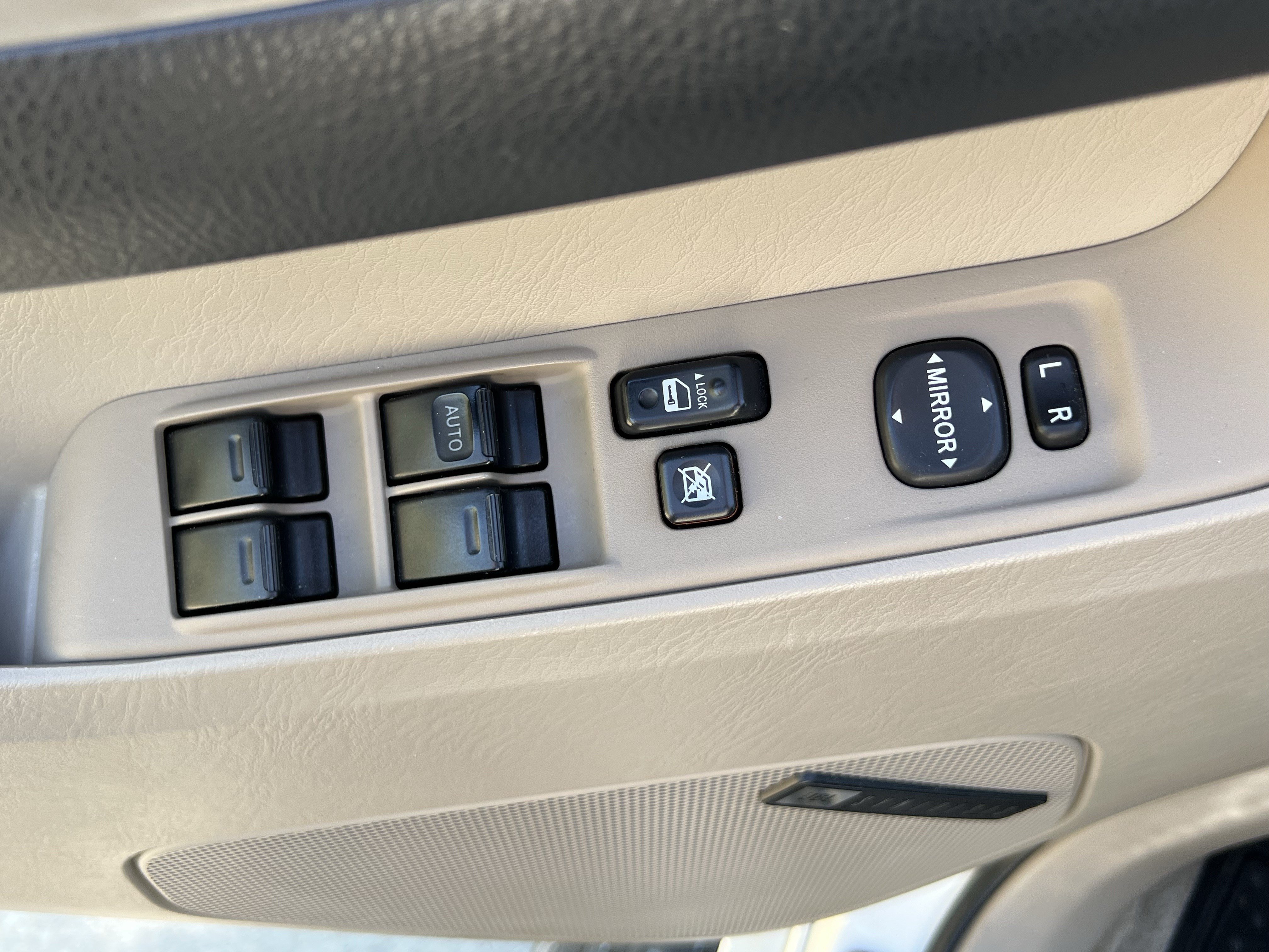 Used 2005 Toyota 4Runner Limited AWD/4WD image 15