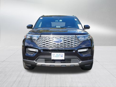 Used 2022 Ford Explorer Platinum w/ Equipment Group 601A AWD/4WD image 2
