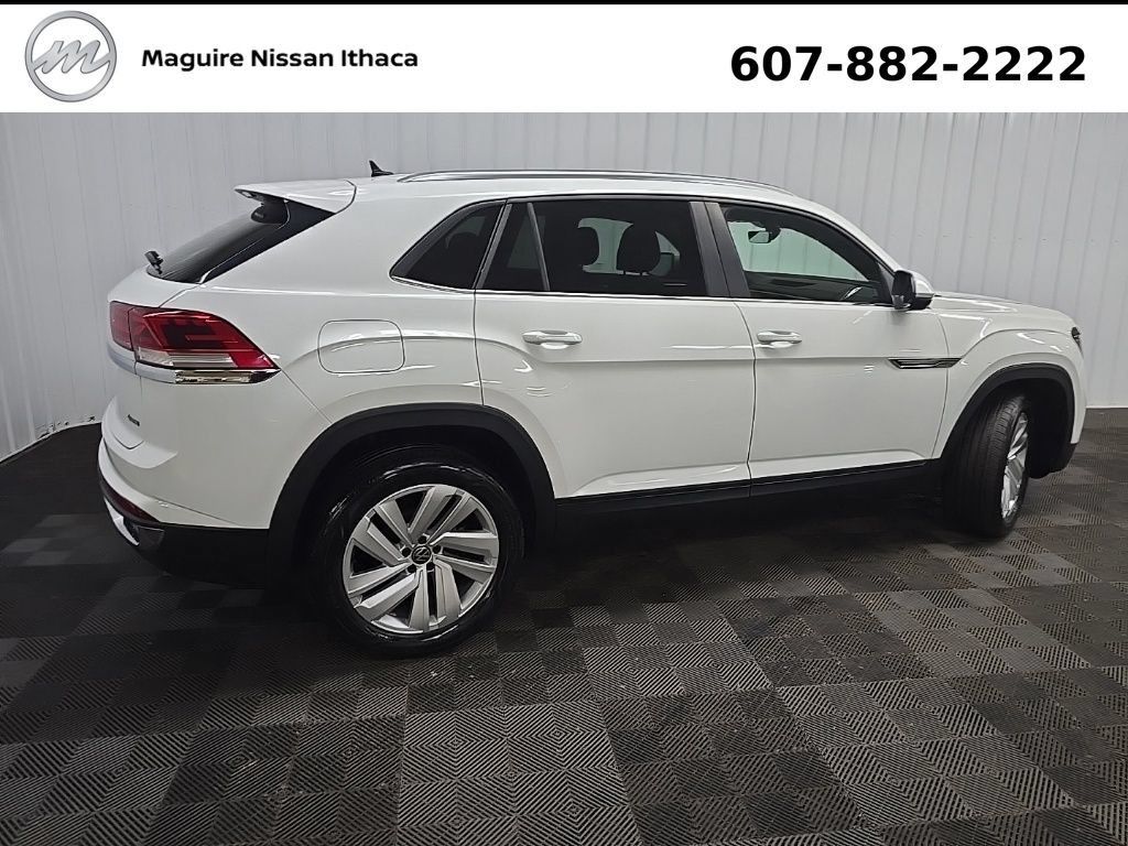 Used 2023 Volkswagen Atlas Cross Sport SE AWD/4WD image 4