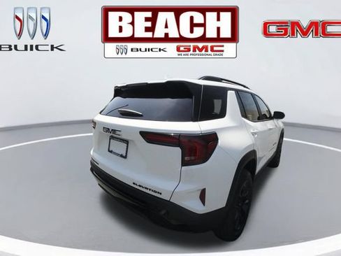 Used 2026 GMC Terrain Elevation w/ Elevation Premium Package FWD image 3