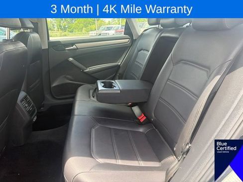 Used 2022 Volkswagen Passat 2.0T SE FWD image 12