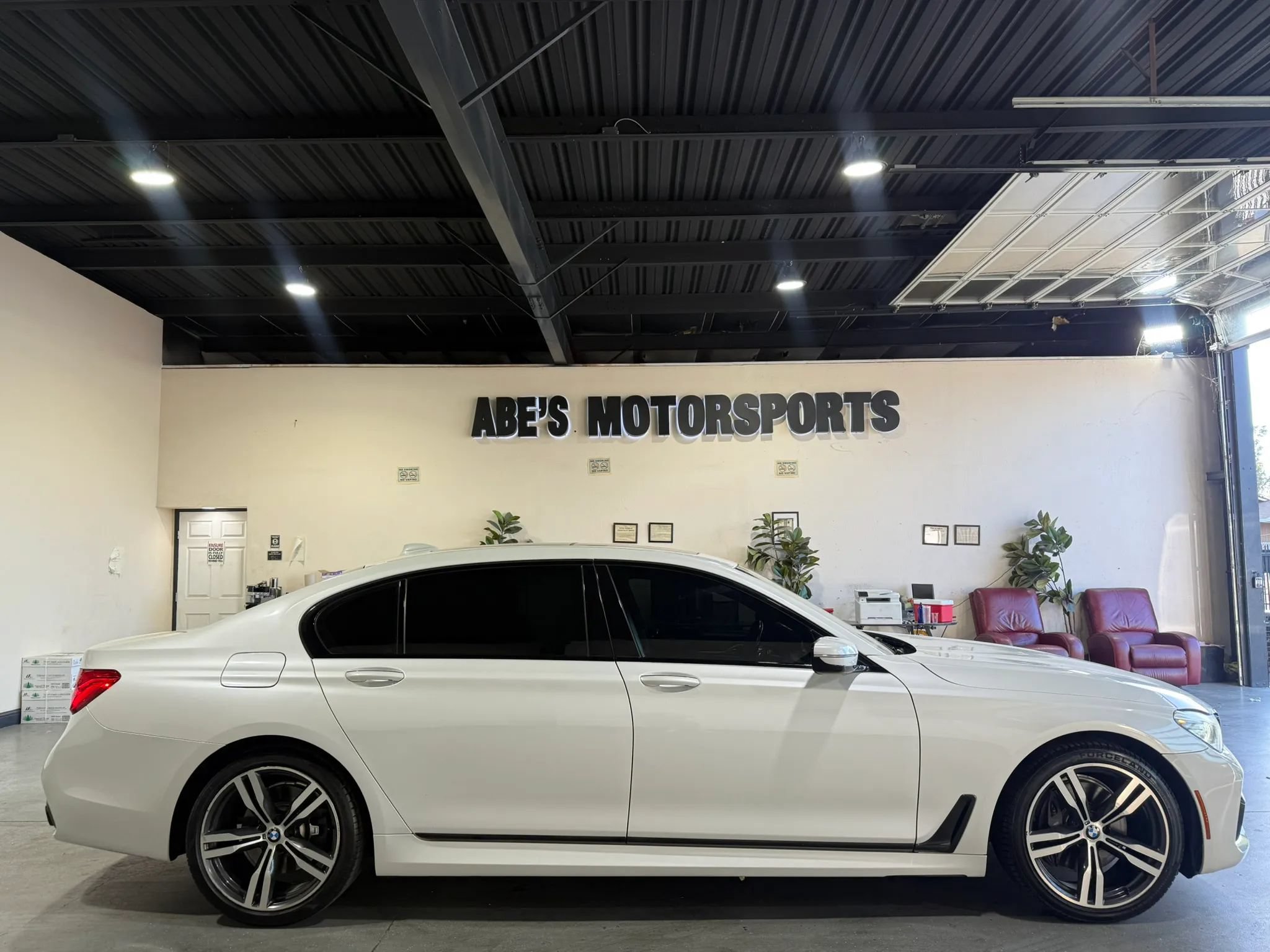 Used 2016 BMW 740i RWD image 7