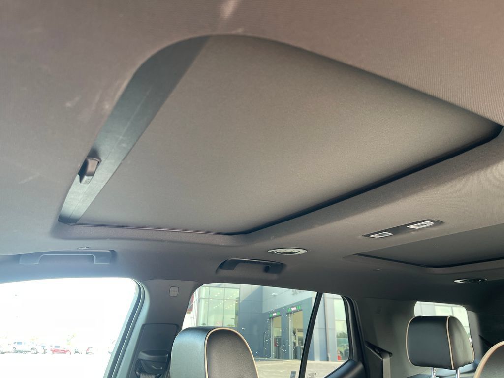 Used 2023 Chevrolet Traverse Premier w/ LPO, Floor Liner Package FWD image 24