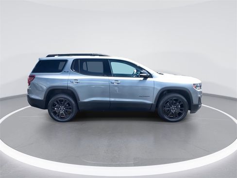 Used 2023 GMC Acadia SLE w/ Driver Convenience Package image 9