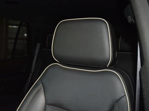 Used 2021 Chevrolet Tahoe Premier AWD/4WD image 41