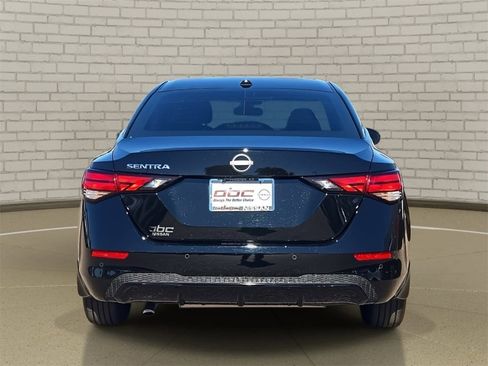 Used 2025 Nissan Sentra SV image 6