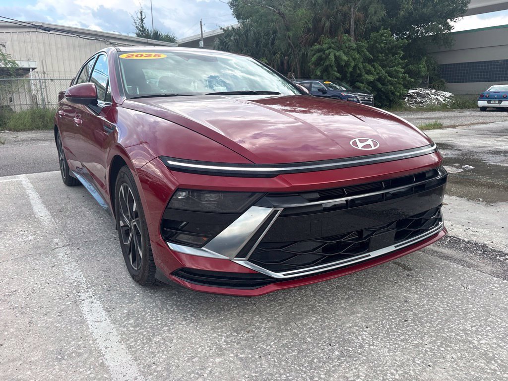 Used 2025 Hyundai Sonata SEL FWD image 1