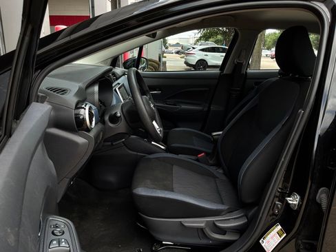 Used 2025 Nissan Versa SV FWD image 10