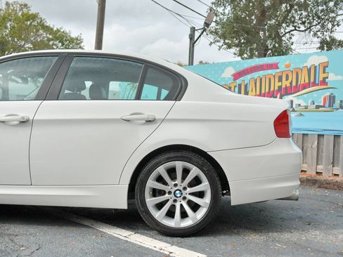 Used 2011 BMW 328i xDrive Sedan image 6