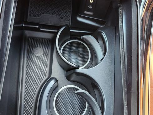 Used 2023 Mercedes-Benz GLC 300 4MATIC image 10