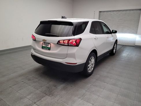 Used 2022 Chevrolet Equinox LS FWD image 9