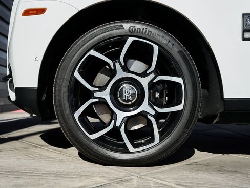 Used 2023 Rolls-Royce Cullinan Black Badge w/ Driver's Package image 3