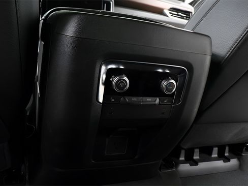 Used 2025 GMC Yukon Denali image 25