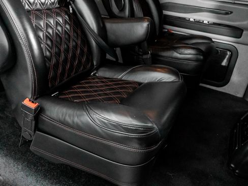 Used 2023 GMC Savana 2500 image 31