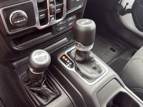 Used 2023 Jeep Wrangler Unlimited w/ Cold Weather Group AWD/4WD image 25