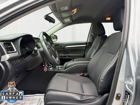 Used 2016 Toyota Highlander Plus AWD/4WD image 10