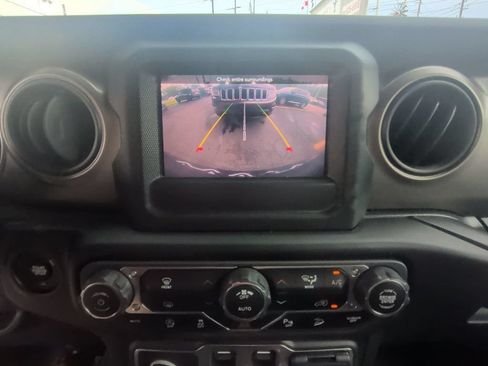 Used 2020 Jeep Wrangler Sport AWD/4WD image 18
