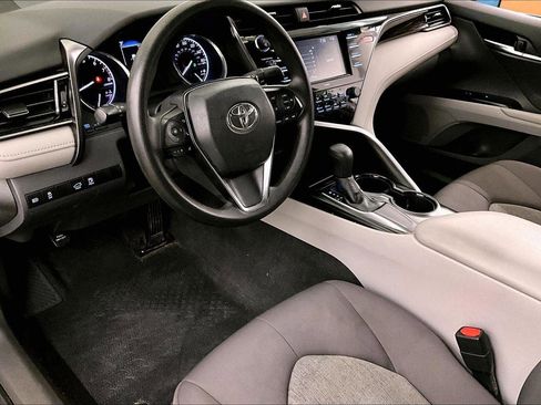 Used 2020 Toyota Camry LE image 12