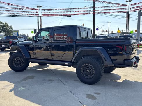 Used 2023 Jeep Gladiator Rubicon w/ Cold Weather Group image 8