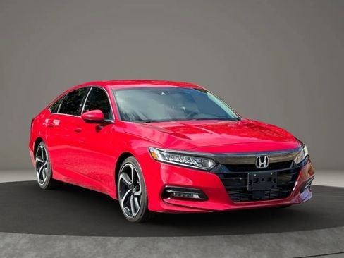 Used 2019 Honda Accord Sport image 3