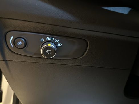 Used 2023 Buick Envision Preferred w/ Sport Touring Package image 17