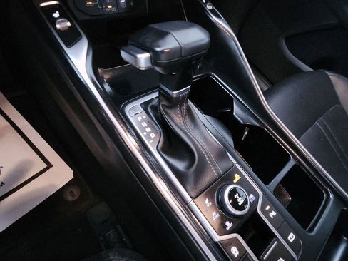 Used 2025 Kia Sorento S image 20