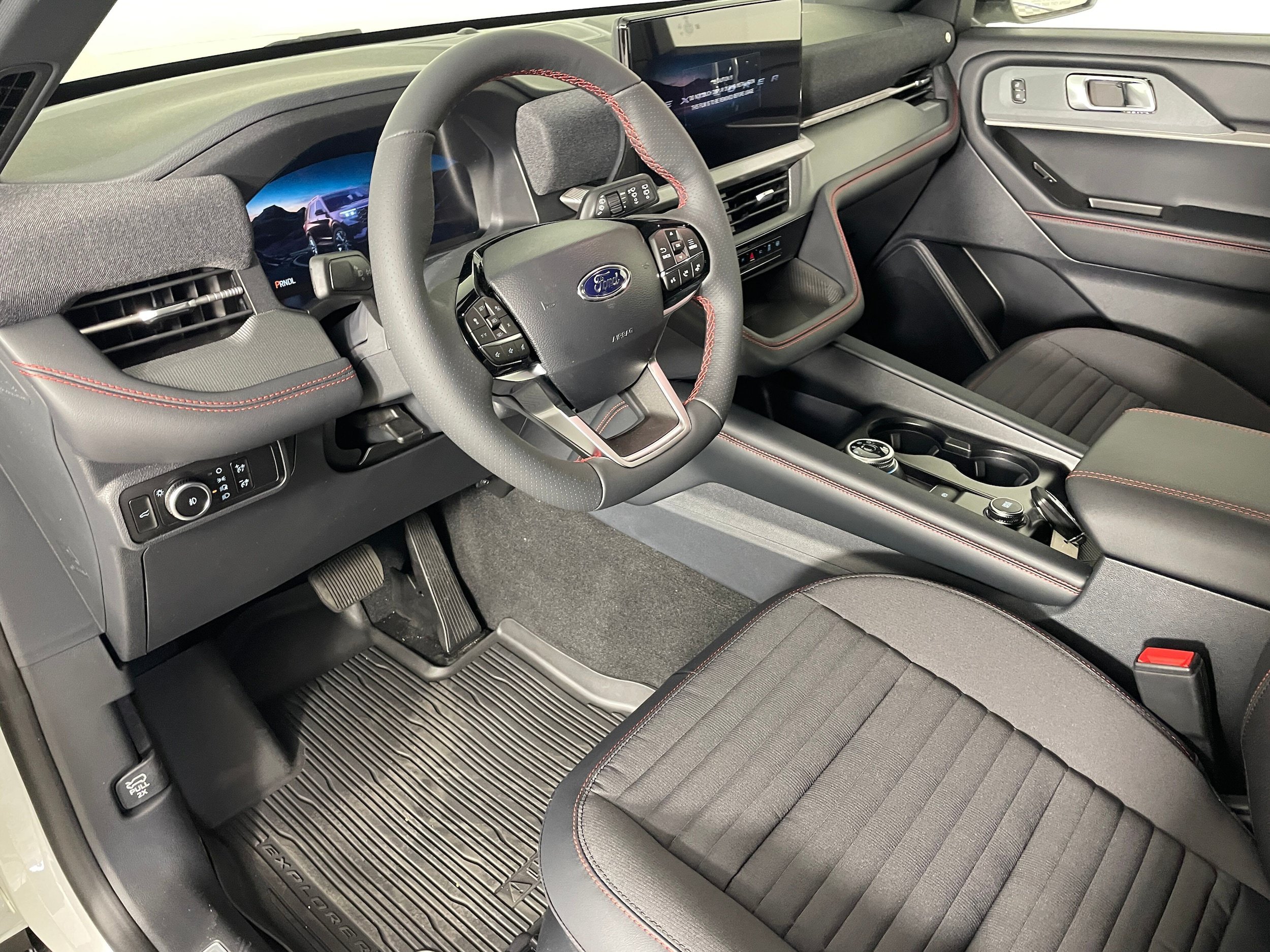 New 2026 Ford Explorer ST-Line w/ ST-Line Street Pack AWD/4WD image 3
