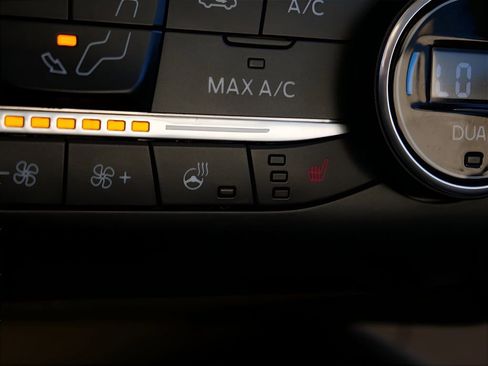 Used 2020 Ford Escape Titanium image 25