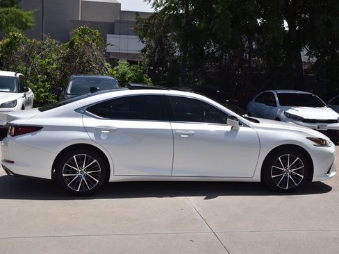 Used 2023 Lexus ES 350 w/ Premium Package FWD image 6