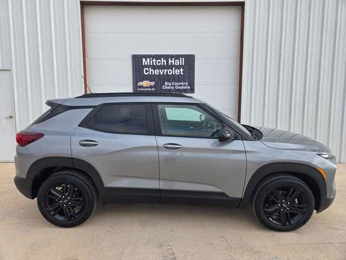 New 2026 Chevrolet TrailBlazer LT w/ Convenience Package FWD image 2