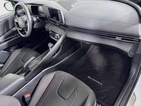 Certified 2025 Hyundai Elantra Sport FWD image 28