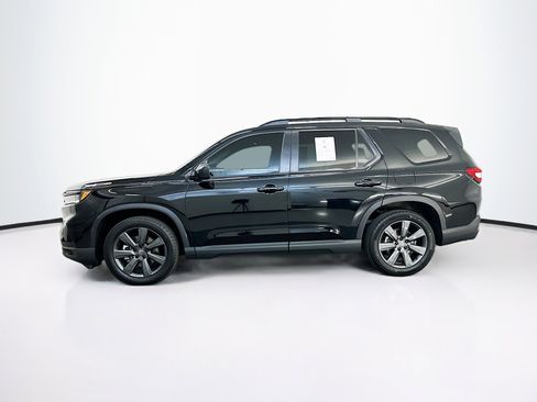 Used 2025 Honda Pilot Sport image 4
