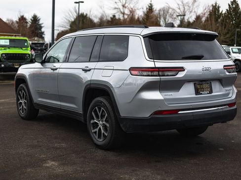 Used 2024 Jeep Grand Cherokee L Limited w/ Luxury Tech Group II image 11