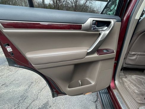 Used 2017 Lexus GX 460 Premium image 19