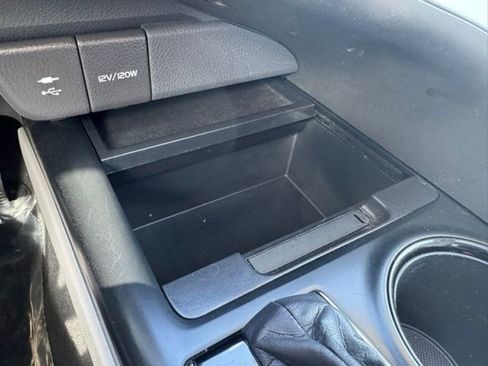 Certified 2019 Toyota Camry SE FWD image 14