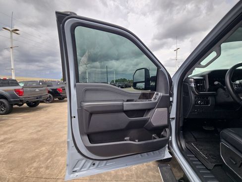 Used 2024 Ford F250 Lariat w/ Lariat Ultimate Package AWD/4WD image 12