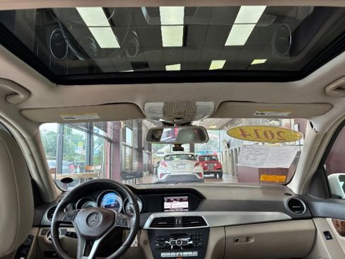 Used 2014 Mercedes-Benz C 250 Sedan image 23