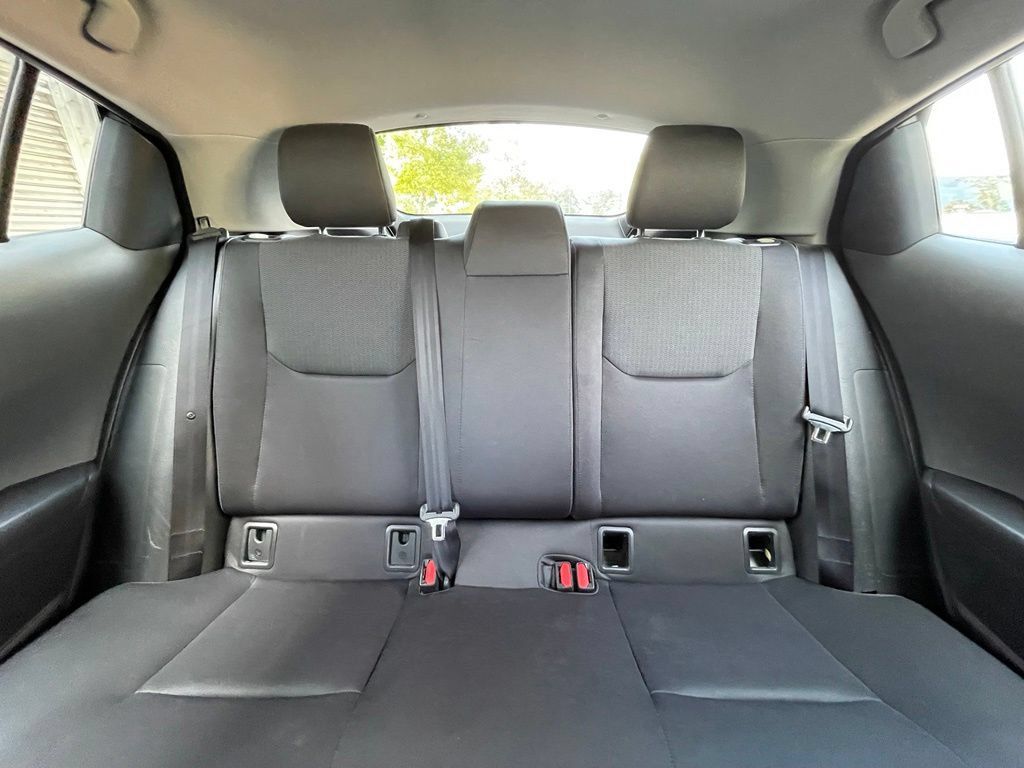 Used 2025 Toyota Prius LE FWD image 29