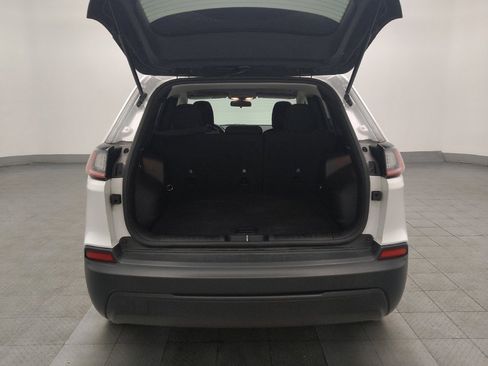 Used 2019 Jeep Cherokee Latitude w/ Cold Weather Group image 29