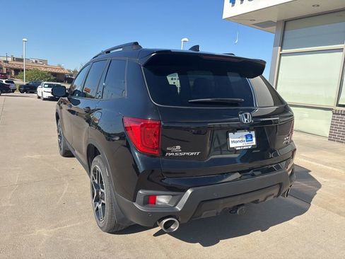 Used 2023 Honda Passport Elite image 7