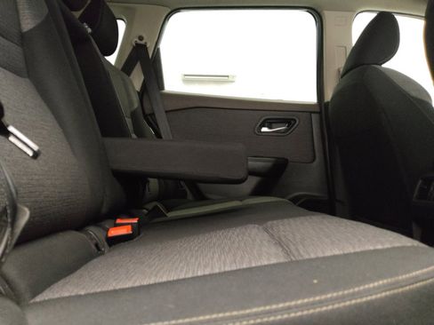 Used 2023 Nissan Rogue SV FWD image 19